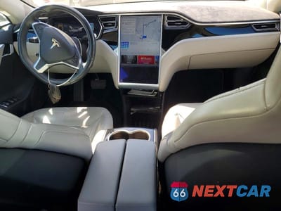 Zdjęcie 8 z 11 samochodu: 2015 TESLA MODEL S VIN:5YJSA1E26FF113287 - miniatura