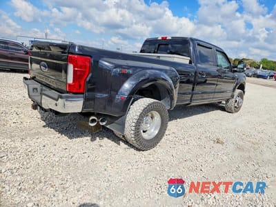 Trzecie zdjęcie samochodu z tyłu: 2019 FORD F350 SUPER DUTY VIN:1FT8W3DT6KEC22636 - miniatura