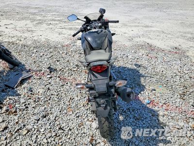 Czwarte zdjęcie samochodu z boku: 2015 HONDA CBR300 R VIN:MLHNC5106F5100007 - miniatura