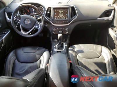 Zdjęcie 8 z 13 samochodu: 2018 JEEP CHEROKEE OVERLAND VIN:1C4PJMJXXJD570581 - miniatura