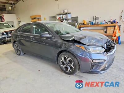 Czwarte zdjęcie samochodu z boku: 2020 KIA FORTE LXS VIN:3KPF24AD8LE174553 - miniatura