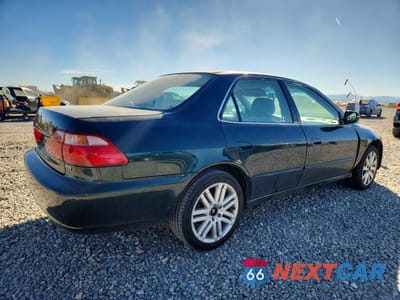 Trzecie zdjęcie samochodu z tyłu: 2000 HONDA ACCORD EX VIN:1HGCG1656YA070904 - miniatura