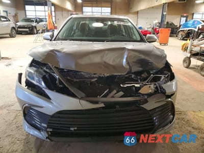 Piąte zdjęcie samochodu w środku: 2023 TOYOTA CAMRY LE VIN:4T1C11AK5PU796078 - miniatura