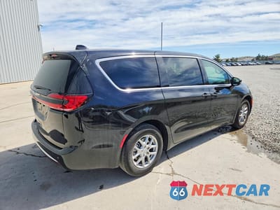 Trzecie zdjęcie samochodu z tyłu: 2026 CHRYSLER PACIFICA SELECT VIN:2C4RC1BG9TR220777 - miniatura