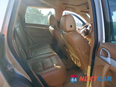 Zdjęcie 11 z 13 samochodu: 2005 PORSCHE CAYENNE VIN:WP1AA29P65LA23168 - miniatura