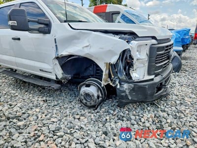 Zdjęcie 9 z 10 samochodu: 2025 FORD F350 SUPER DUTY TRUCK CAB AND CHASSIS VIN:1FD8W3HT4SEC86275 - miniatura