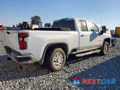Trzecie zdjęcie samochodu z tyłu: 2022 CHEVROLET SILVERADO K2500 HEAVY DUTY LT VIN:1GC5YNEY2NF106996 - miniatura