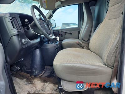 Zdjęcie 7 z 13 samochodu: 2023 GMC SAVANA 2500 CARGO UTILITY / SERVICE VAN VIN:1GTW7AFP1P1179511 - miniatura