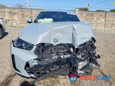 Piąte zdjęcie samochodu w środku: 2026 BMW X6 XDRIVE40I VIN:5UX33EX06T9158395 - miniatura
