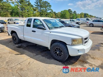 Czwarte zdjęcie samochodu z boku: 2010 DODGE DAKOTA SXT VIN:1D7CE3BK5AS151085 - miniatura