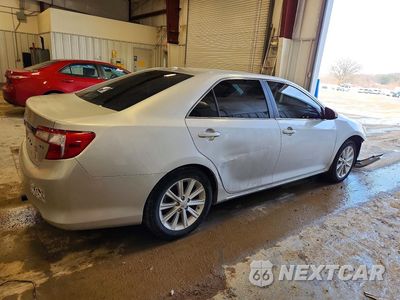 Trzecie zdjęcie samochodu z tyłu: 2014 TOYOTA CAMRY XLE V6 VIN:4T1BF1FK1EU777630 - miniatura