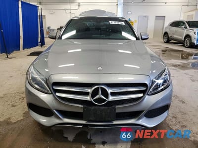 Piąte zdjęcie samochodu w środku: 2016 MERCEDES-BENZ C 300 4MATIC VIN:55SWF4KB8GU159146 - miniatura