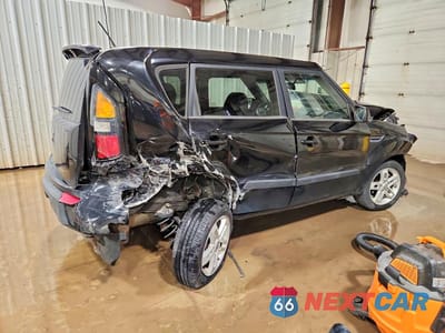 Trzecie zdjęcie samochodu z tyłu: 2011 KIA SOUL + VIN:KNDJT2A22B7711250 - miniatura