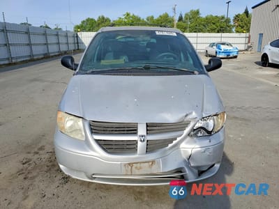 Piąte zdjęcie samochodu w środku: 2005 DODGE GRAND CARAVAN SE VIN:2D4GP24RX5R111637 - miniatura