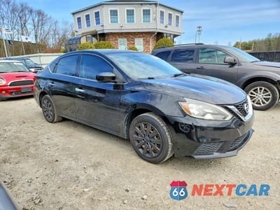 Czwarte zdjęcie samochodu z boku: 2018 NISSAN SENTRA S VIN:3N1AB7AP3JY299917 - miniatura