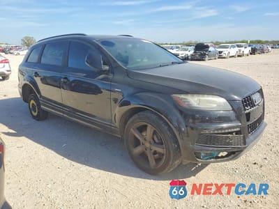 Czwarte zdjęcie samochodu z boku: 2015 AUDI Q7 PRESTIGE VIN:WA1DGAFE8FD016304 - miniatura