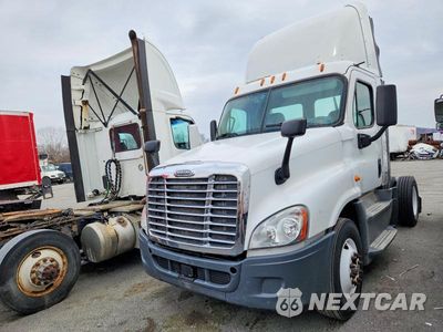 Drugie zdjęcie samochodu z przodu: 2016 FREIGHTLINER CASCADIA 125 SEMI TRUCK VIN:1FUBGEDV4GLHC5673 - miniatura