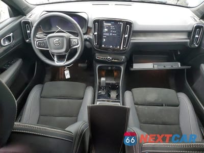 Zdjęcie 8 z 14 samochodu: 2023 VOLVO XC40 RECHARGE PLUS VIN:YV4ED3UW5P2969010 - miniatura