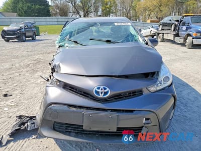Piąte zdjęcie samochodu w środku: 2015 TOYOTA PRIUS V FOUR VIN:JTDZN3EU9FJ038139 - miniatura
