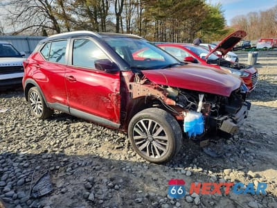Czwarte zdjęcie samochodu z boku: 2021 NISSAN KICKS SV VIN:3N1CP5CV3ML558692 - miniatura