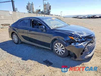 Czwarte zdjęcie samochodu z boku: 2019 TOYOTA CAMRY HYBRID LE VIN:4T1B31HK1KU516077 - miniatura