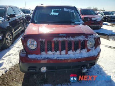 Piąte zdjęcie samochodu w środku: 2016 JEEP PATRIOT SPORT VIN:1C4NJRBB2GD509385 - miniatura