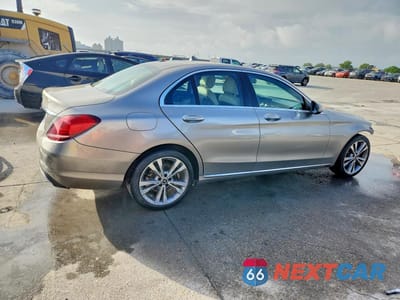 Trzecie zdjęcie samochodu z tyłu: 2019 MERCEDES-BENZ C 300 VIN:55SWF8DB4KU289342 - miniatura