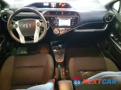 Zdjęcie 8 z 13 samochodu: 2016 TOYOTA PRIUS C TWO VIN:JTDKDTB36G1122131 - miniatura