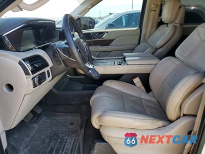 Zdjęcie 7 z 12 samochodu: 2019 LINCOLN NAVIGATOR RESERVE VIN:5LMJJ2LT1KEL17447 - miniatura