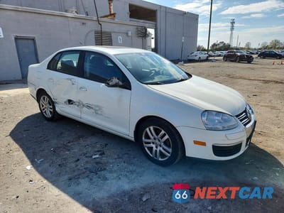 Czwarte zdjęcie samochodu z boku: 2008 VOLKSWAGEN JETTA S VIN:3VWHM71K18M091365 - miniatura