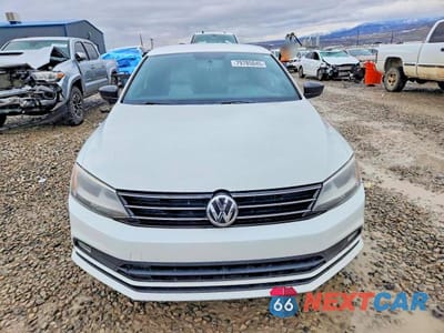 Piąte zdjęcie samochodu w środku: 2016 VOLKSWAGEN JETTA SPORT VIN:3VWD17AJ0GM408940 - miniatura