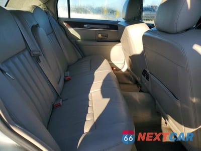 Zdjęcie 10 z 12 samochodu: 2007 LINCOLN TOWN CAR SIGNATURE VIN:1LNHM81W87Y627240 - miniatura