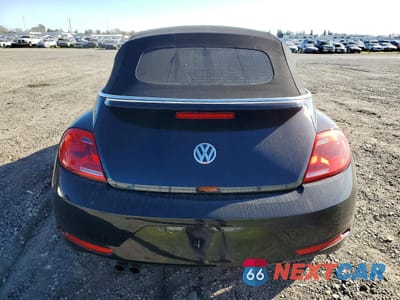 Zdjęcie 6 z 12 samochodu: 2014 VOLKSWAGEN BEETLE VIN:3VW517ATXEM816283 - miniatura