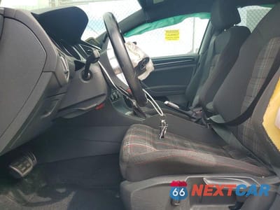 Zdjęcie 7 z 11 samochodu: 2017 VOLKSWAGEN GTI S VIN:3VW447AU2HM045947 - miniatura