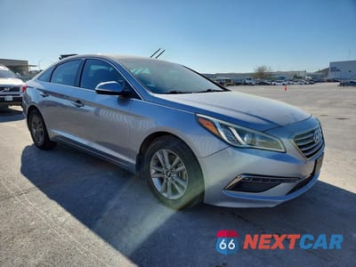 Czwarte zdjęcie samochodu z boku: 2015 HYUNDAI SONATA ECO VIN:5NPE24AA6FH116782 - miniatura