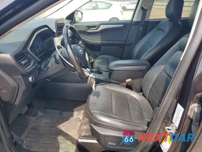 Zdjęcie 7 z 13 samochodu: 2022 FORD ESCAPE SE VIN:1FMCU9G6XNUA03158 - miniatura