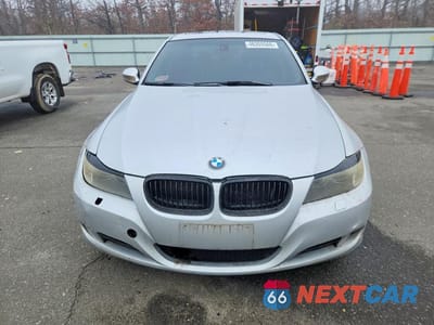 Piąte zdjęcie samochodu w środku: 2010 BMW 328 XI SULEV VIN:WBAPK5C51AA648565 - miniatura