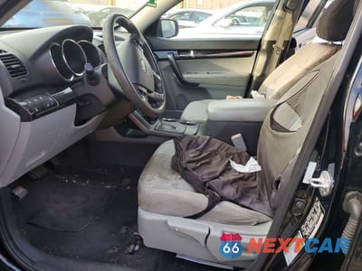 Zdjęcie 7 z 12 samochodu: 2013 KIA SORENTO LX VIN:5XYKTCA61DG336387 - miniatura