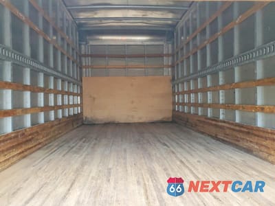 Zdjęcie 10 z 13 samochodu: 2011 ISUZU NPR VIN:JALC4W160B7006316 - miniatura