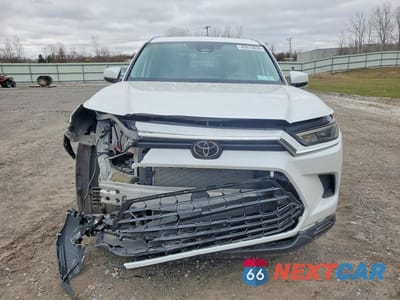 Piąte zdjęcie samochodu w środku: 2024 TOYOTA GRAND HIGHLANDER XLE VIN:5TDAAAB5XRS054030 - miniatura