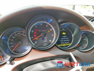 Zdjęcie 9 z 13 samochodu: 2016 PORSCHE CAYENNE TURBO VIN:WP1AC2A27GLA88558 - miniatura