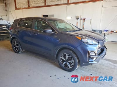 Czwarte zdjęcie samochodu z boku: 2021 KIA SPORTAGE LX VIN:KNDPMCAC4M7889489 - miniatura