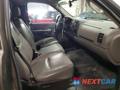 Zdjęcie 10 z 12 samochodu: 2008 CHEVROLET SILVERADO C1500 VIN:1GCEC14X58Z183736 - miniatura