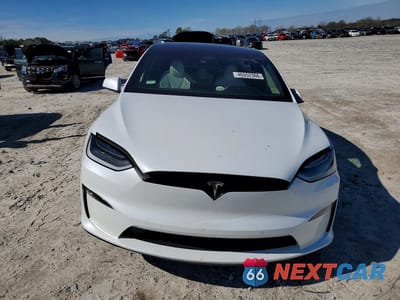 Piąte zdjęcie samochodu w środku: 2022 TESLA MODEL X VIN:7SAXCDE58NF345094 - miniatura