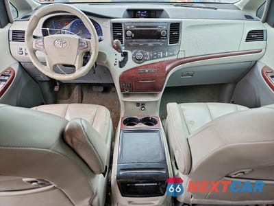 Zdjęcie 8 z 13 samochodu: 2013 TOYOTA SIENNA VIN:5TDYK3DC1DS290447 - miniatura