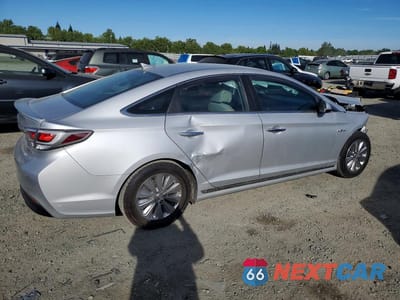 Trzecie zdjęcie samochodu z tyłu: 2016 HYUNDAI SONATA HYBRID SE VIN:KMHE24L12GA036641 - miniatura
