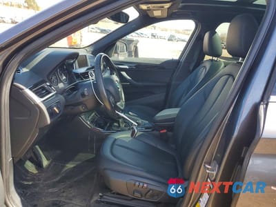 Zdjęcie 7 z 12 samochodu: 2016 BMW X1 XDRIVE28I VIN:WBXHT3Z3XG4A49112 - miniatura