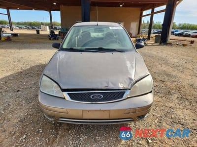 Piąte zdjęcie samochodu w środku: 2005 FORD FOCUS ZX4 VIN:1FAFP34N25W229335 - miniatura