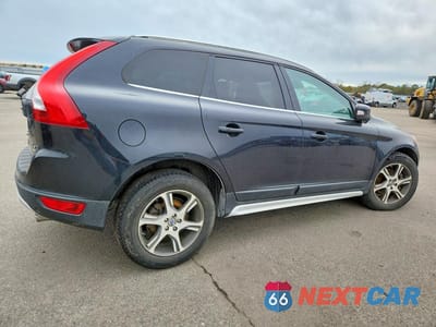 Trzecie zdjęcie samochodu z tyłu: 2013 VOLVO XC60 T6 VIN:YV4902DZ2D2428767 - miniatura