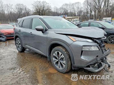 Czwarte zdjęcie samochodu z boku: 2023 NISSAN ROGUE SV VIN:5N1BT3BB0PC924801 - miniatura